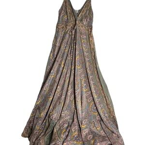 Chic Paisley Maxi Dress in Multicolor